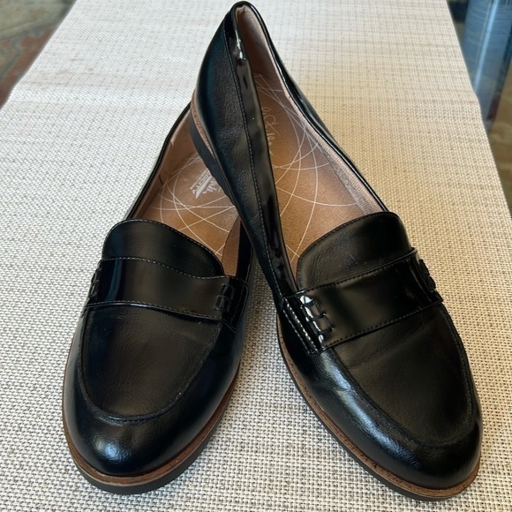 Size 9.5  Lifestride memory foam loafers NEVER WORN